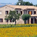 Casale Torrenova Al Conero * Potenza Picena